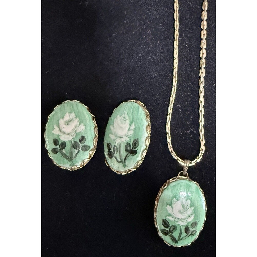 Vtg Hand Painted Enamel Jewelry Set Green White Rose Necklace Clip On Earrings